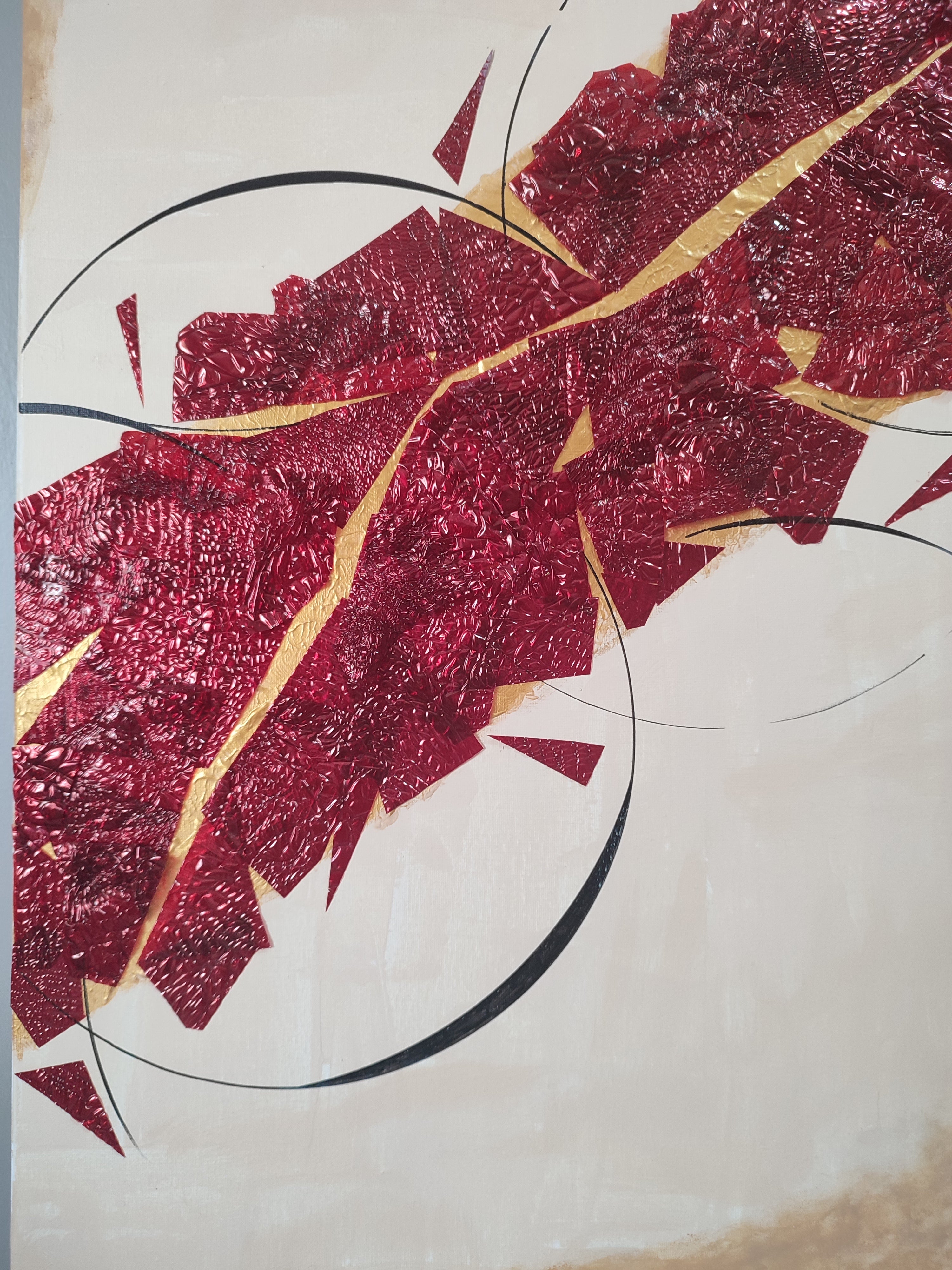 Textured crimson diagonal river with gold vein on neutral canvas, 70×100 cm